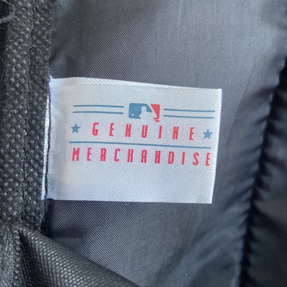 SF Giants Black Backpack with ‘SF’ Logo - Picture 2 of 9